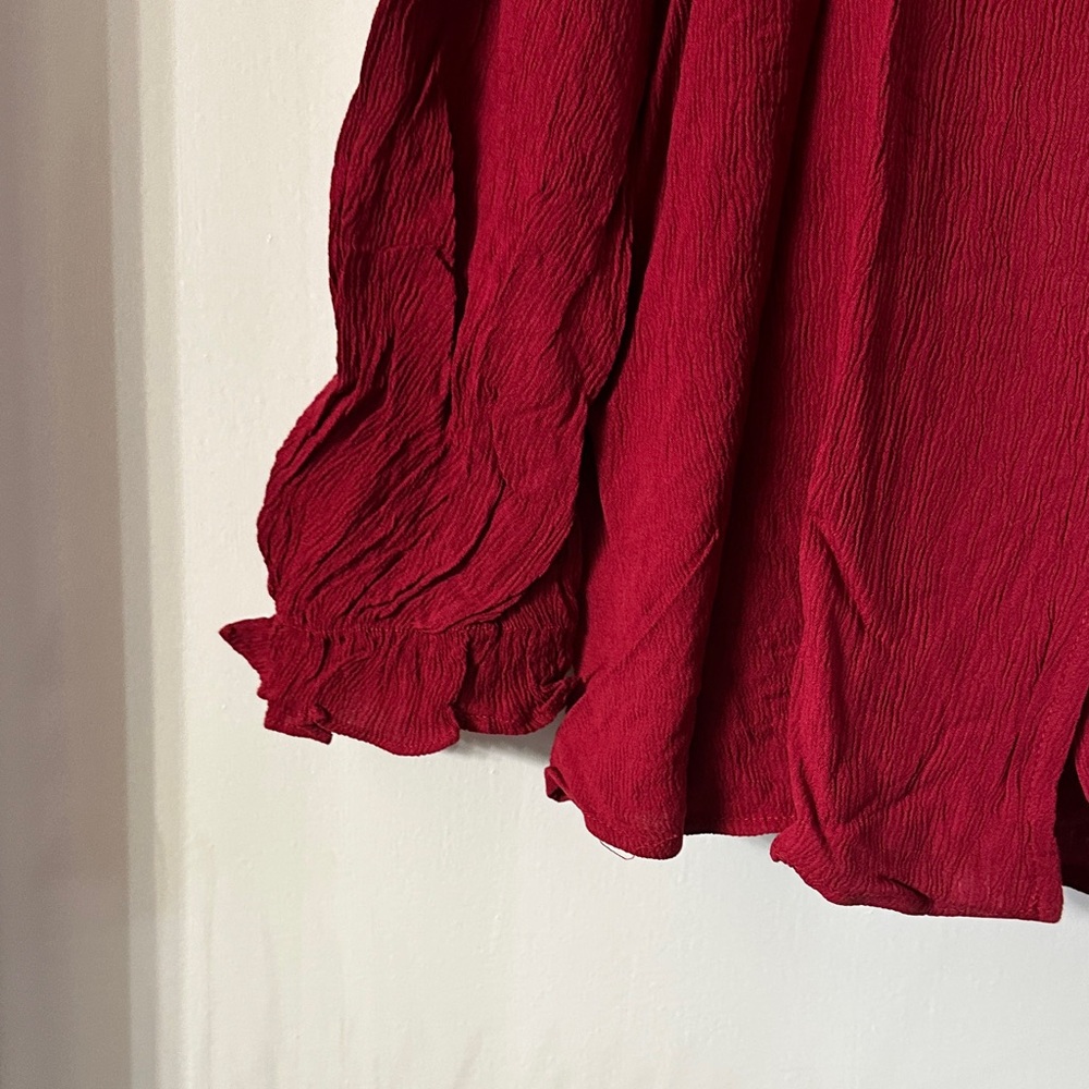 Chic Burgundy Ruffled Blouse - Picture 3 of 4